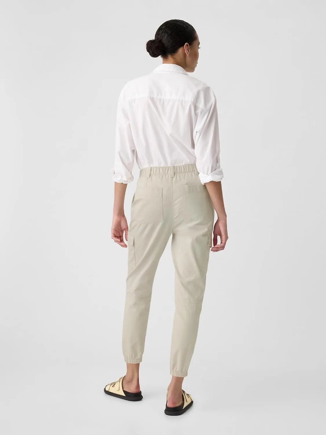 GAP Women's Girlfriend Cargo Jogger