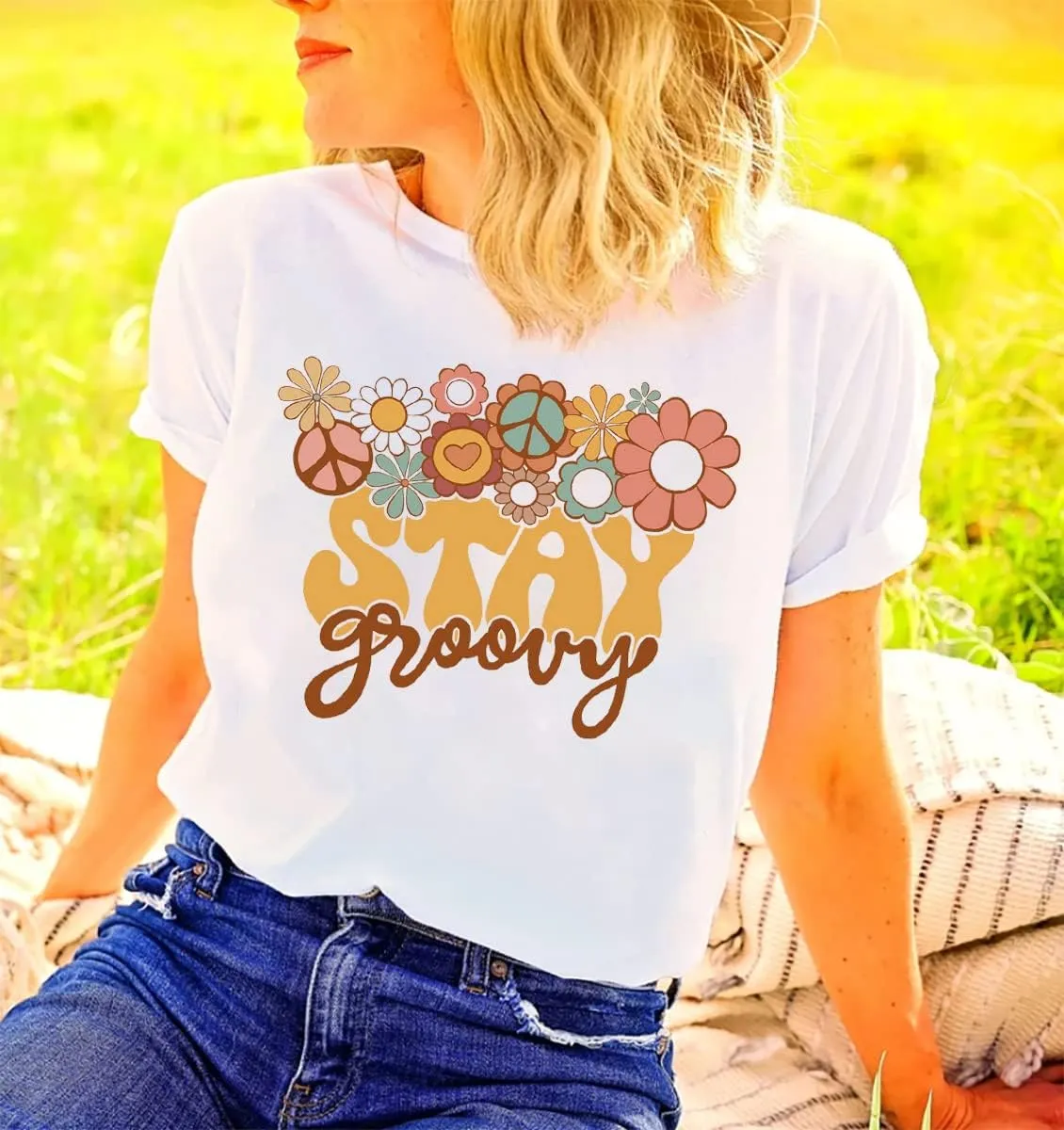 Retro Stay Groovy Shirt for Women Hippie 70s T-Shirt Cute Floral Graphic Tees Casual Summer Short Sleeve Tops