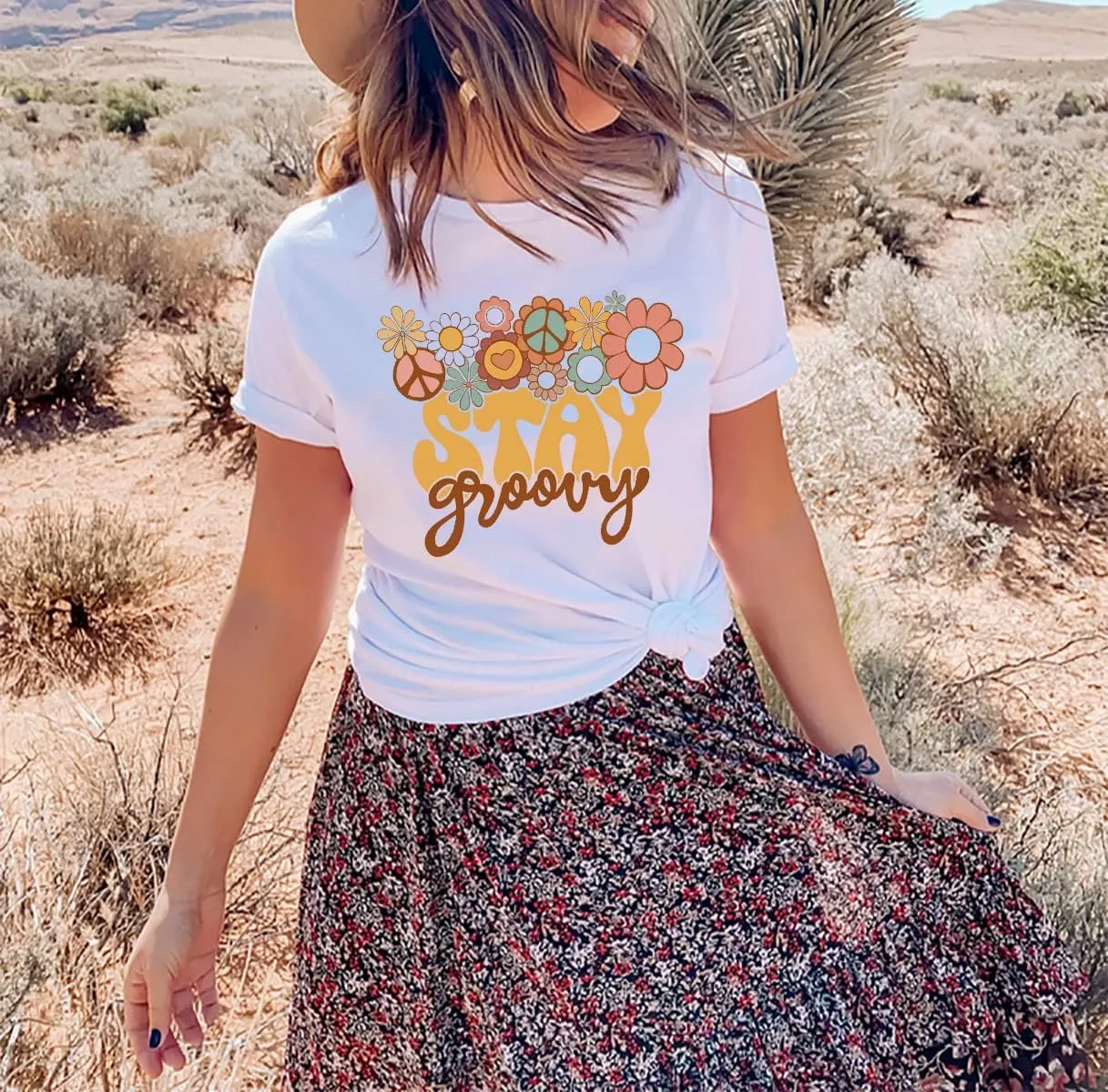 Retro Stay Groovy Shirt for Women Hippie 70s T-Shirt Cute Floral Graphic Tees Casual Summer Short Sleeve Tops