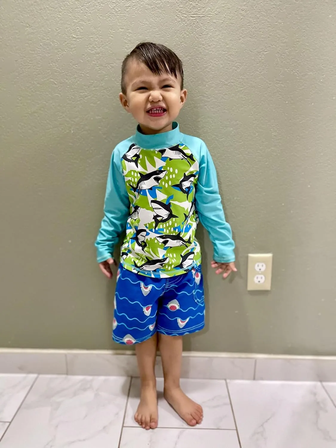UNIFACO UPF 50  Little Boys Long Sleeve Rash Guard Swim Shirt Premium Sun Shirt for 1-8 Years